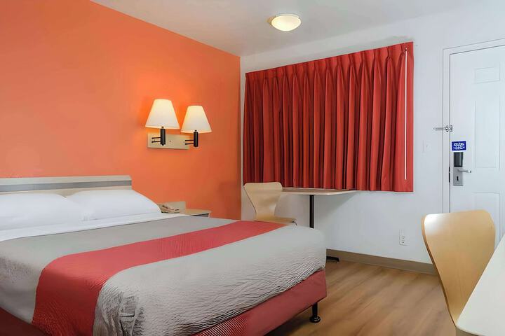 Room 27 of 30