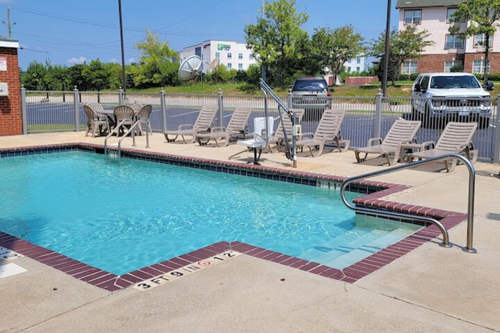 Pool 11 of 41