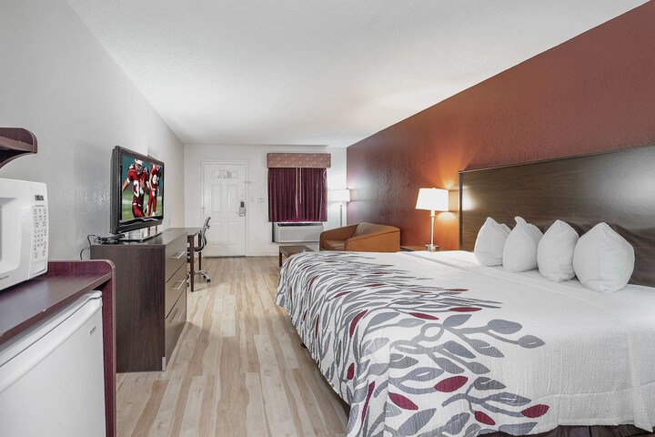 Room 28 of 34