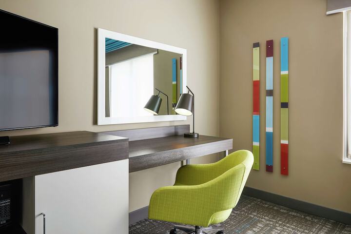 Hampton Inn & Suites Chicago Waukegan