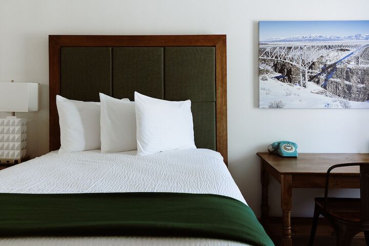 Taos Valley Lodge