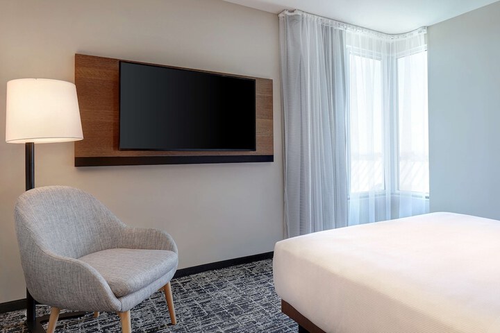 Room 15 of 48