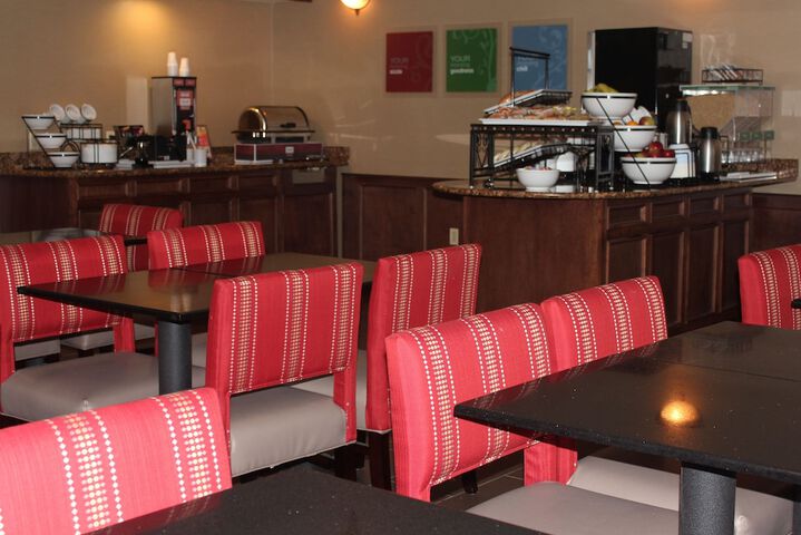 Comfort Inn & Suites West Springfield
