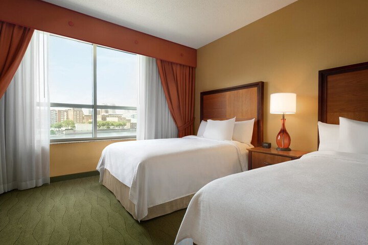 Embassy Suites by Hilton E Peoria Riverfront Conf Center