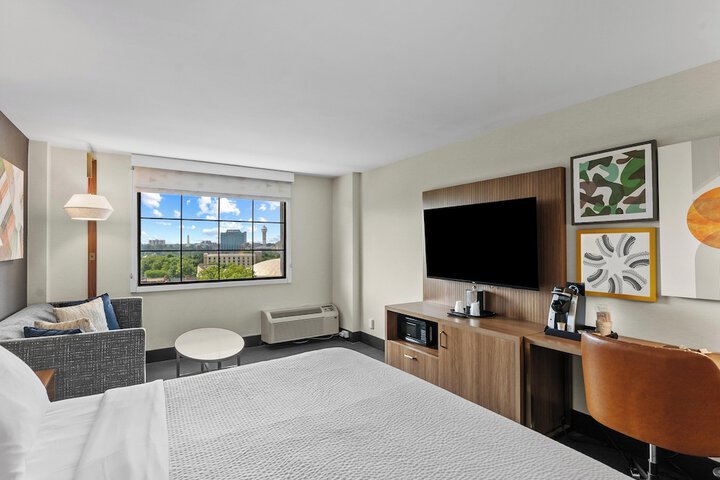 Holiday Inn Niagara Falls State Park Entry by IHG