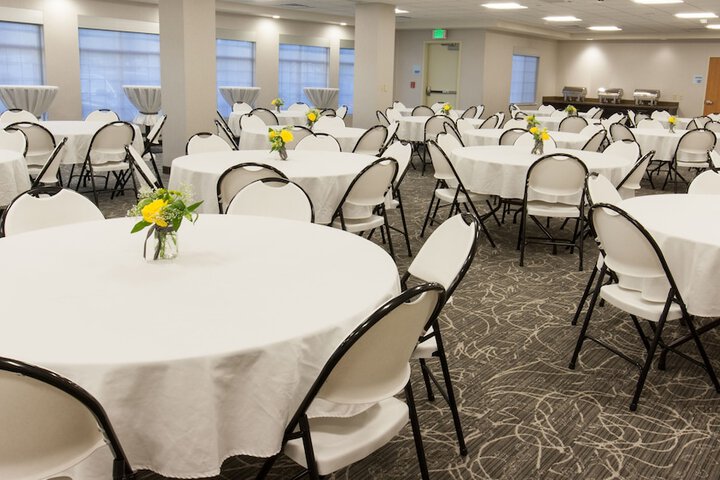 Ballroom/Hall 36 of 43