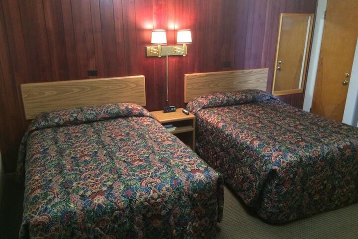 Room 25 of 27