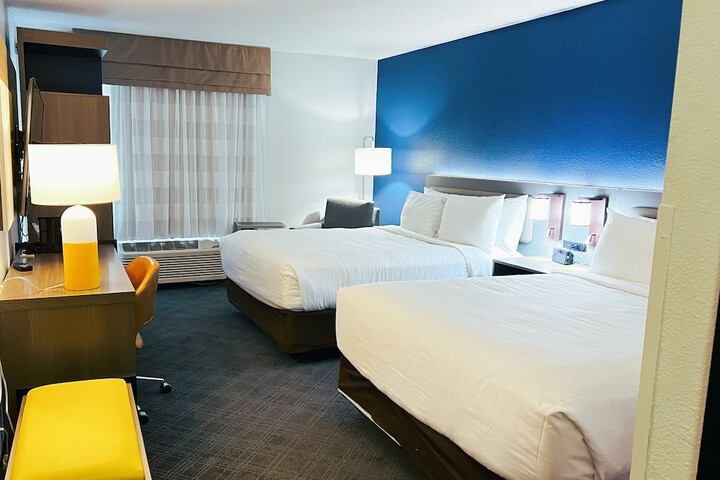 Comfort Inn & Suites Sheboygan I-43
