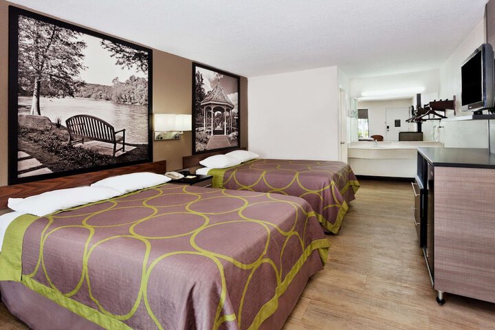 Room 14 of 15