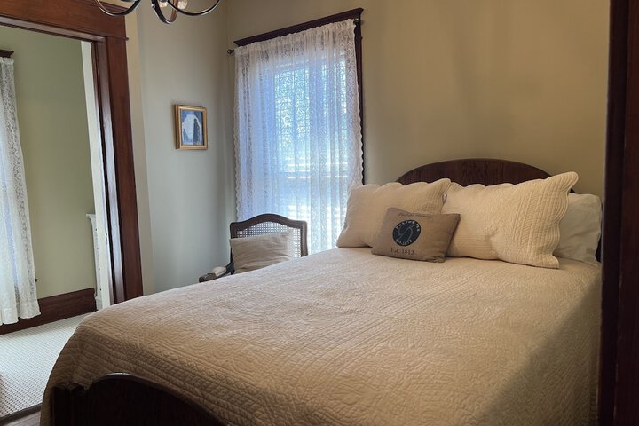 Room 68 of 121