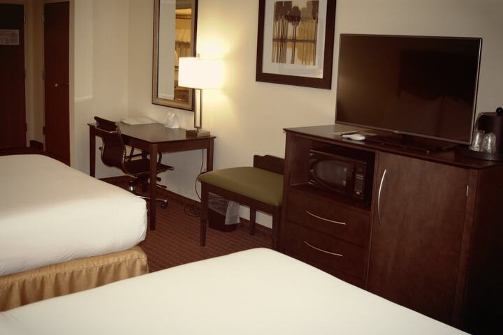Room 7 of 25