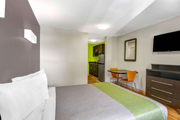 Studio 6 Extended Stay - Atlanta GA - Chamblee