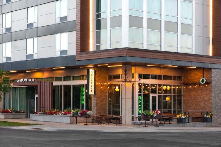 Hotel 4 of 50