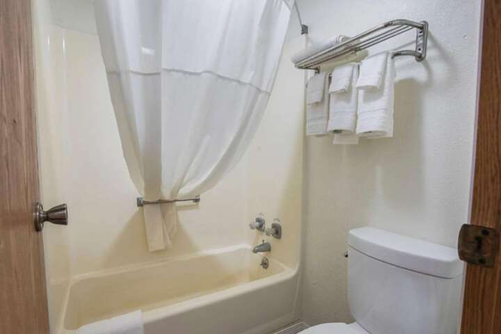 Room 13 of 21