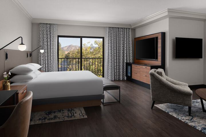 Room 33 of 63
