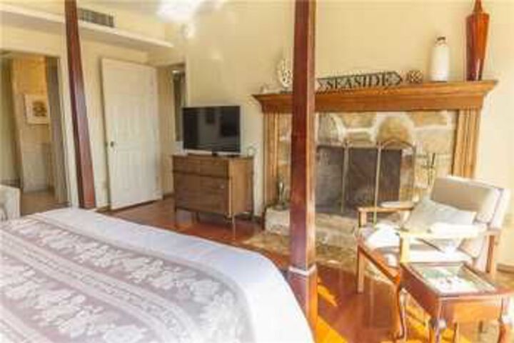 Stairway to Heaven Upper Level 2 Br Home by RedAwning