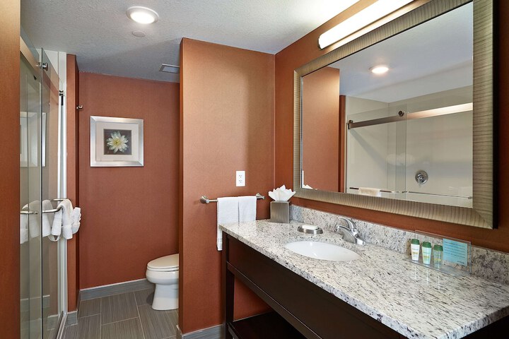 Room 15 of 38