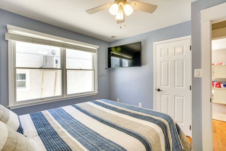 Avalon Vacation Rental w / Porch & Grill!