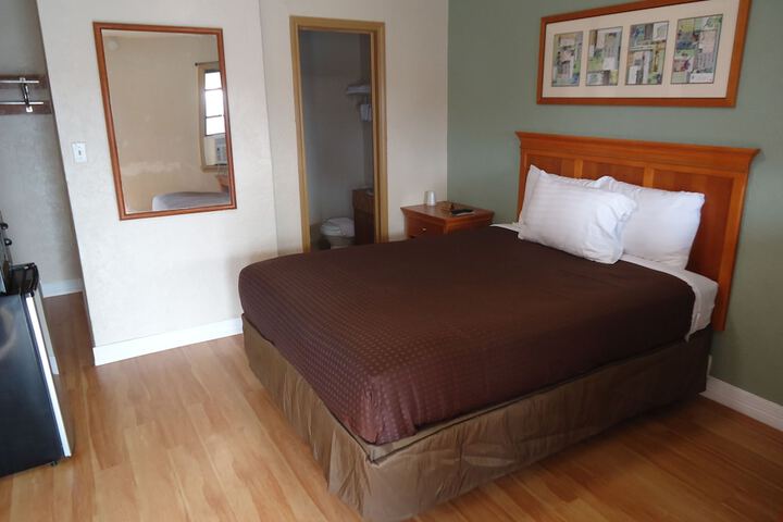 Room 17 of 36