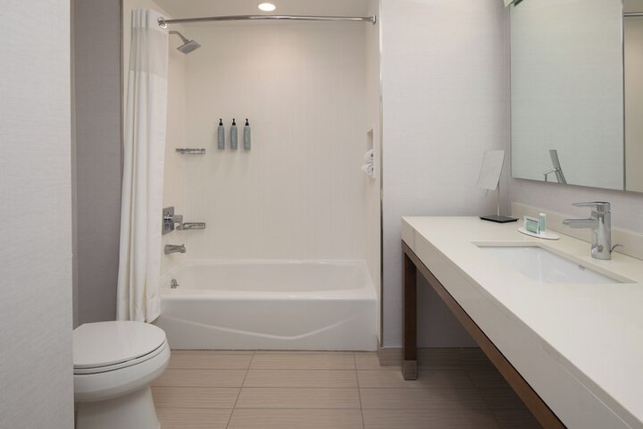 Courtyard by Marriott Houston City Place