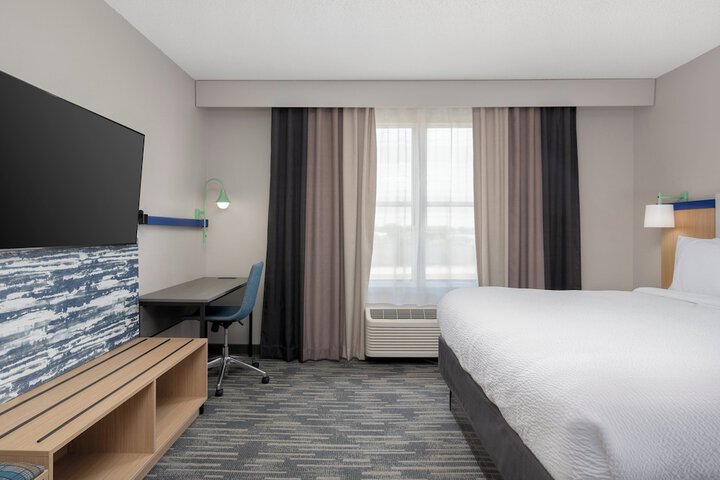 Garner Hotel Evansville East by IHG