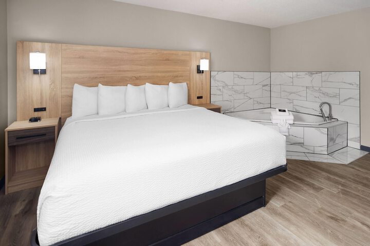 La Quinta Inn & Suites by Wyndham Mansfield OH