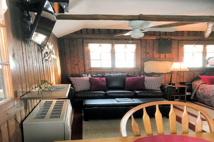 Room 77 of 152