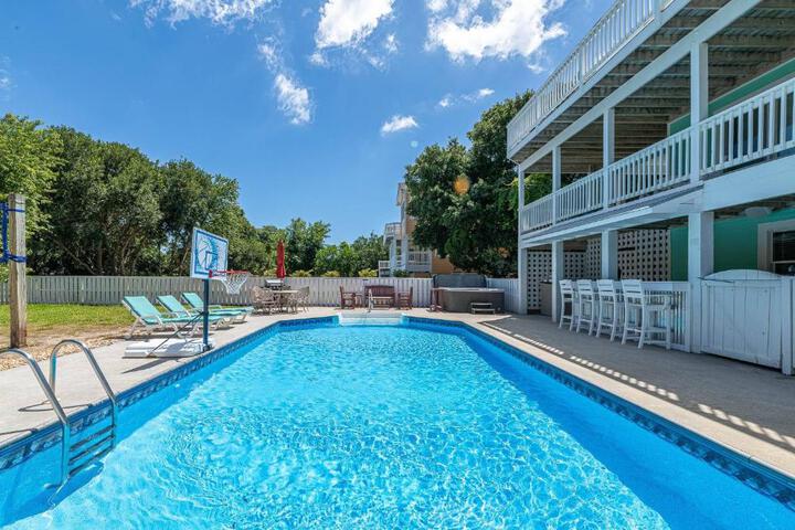 Family Tradition - Duck Landing Oceanside, 130 Yds to Beach, Pool, Hot Tub, Tiki Bar