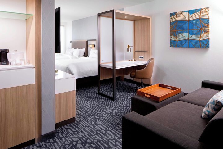 Room 16 of 38