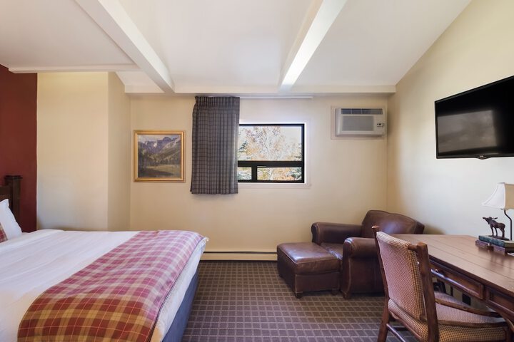 Room 42 of 60