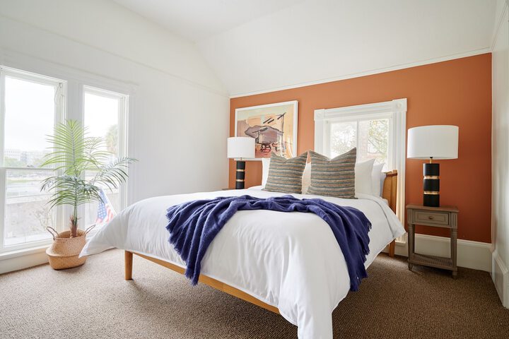 Room 25 of 62
