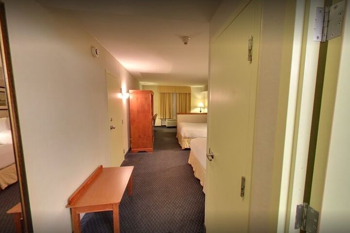 Room 65 of 77