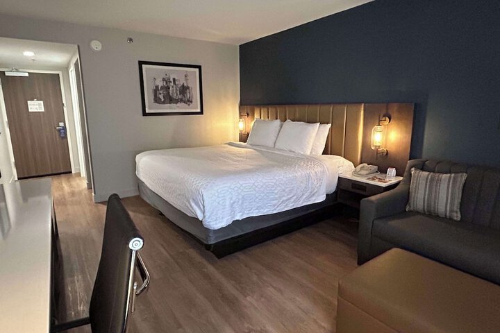 Room 15 of 46