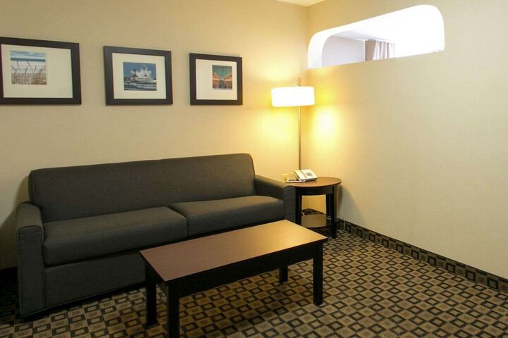 Comfort Suites Benton Harbor - St. Joseph