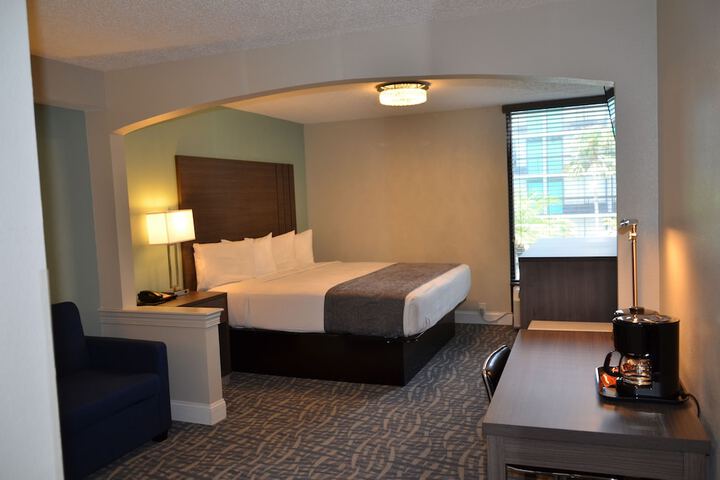 Room 34 of 73
