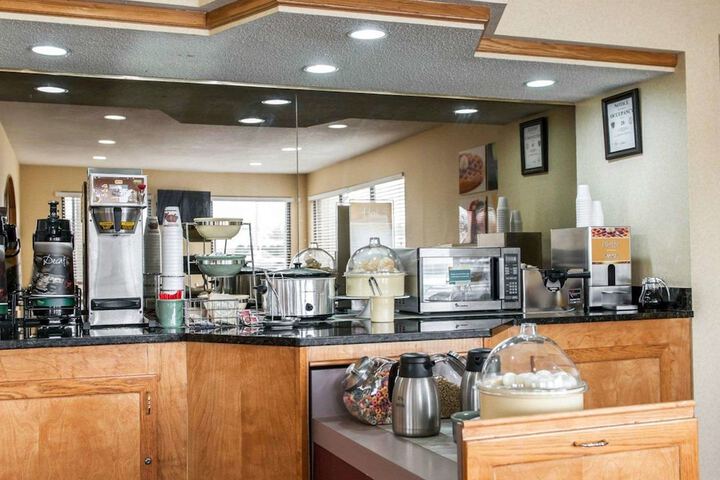 Breakfast/Coffee Service 40 of 46