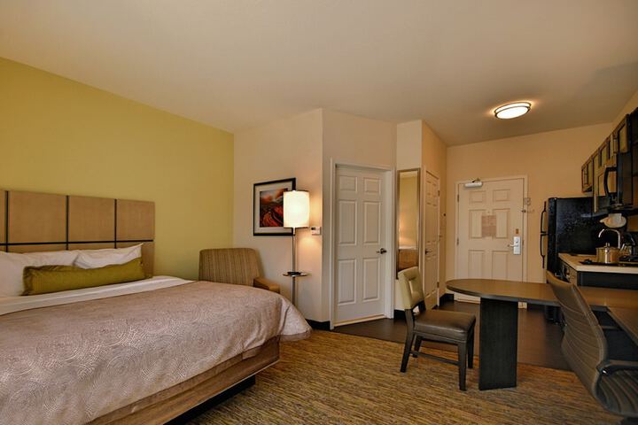 Room 13 of 24