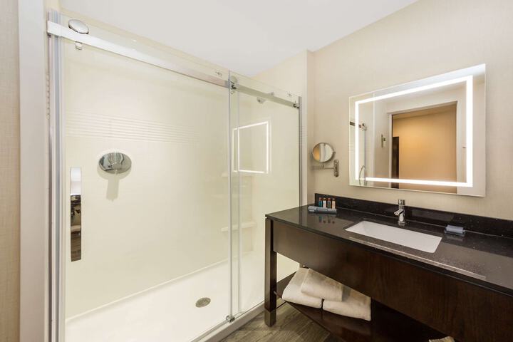Room 8 of 25