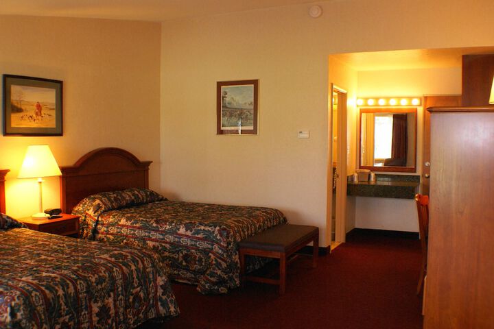 Room 33 of 62