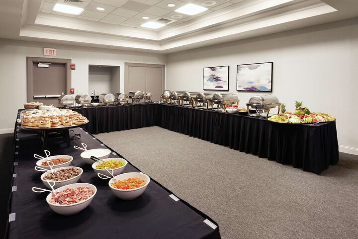 Dining 60 of 79