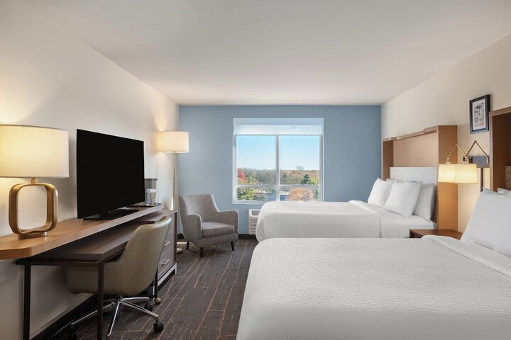 Holiday Inn & Suites Detroit - Troy by IHG