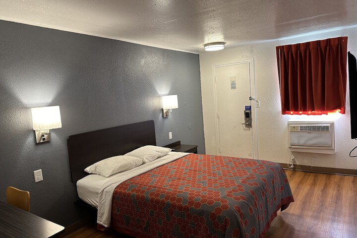 Room 5 of 21