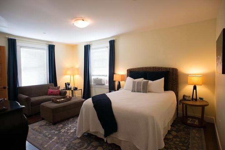 Room 2 of 11