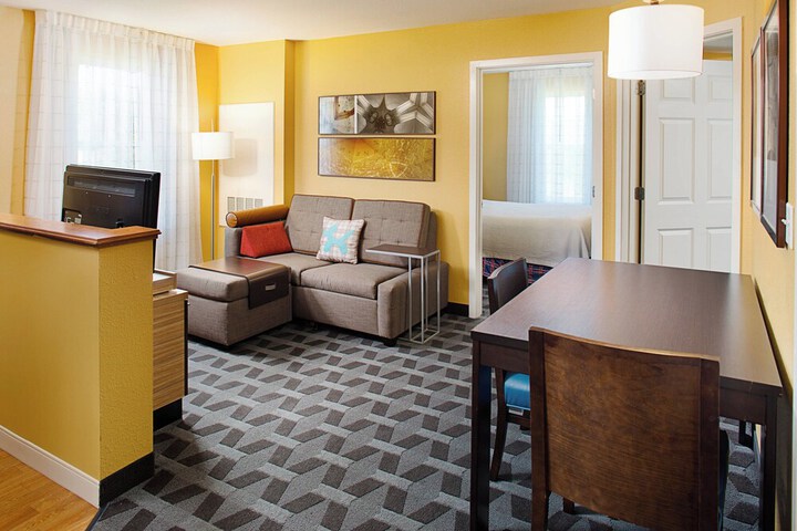 Room 21 of 40