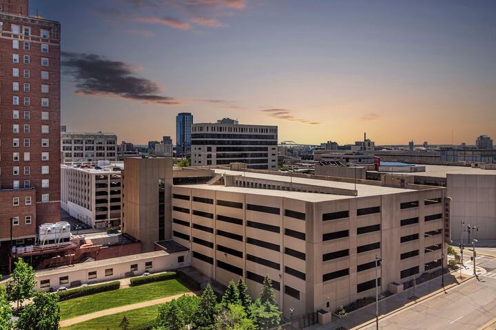 DoubleTree by Hilton Milwaukee Downtown