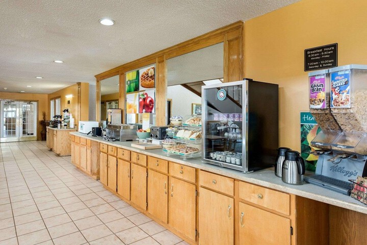 Breakfast/Coffee Service 20 of 23