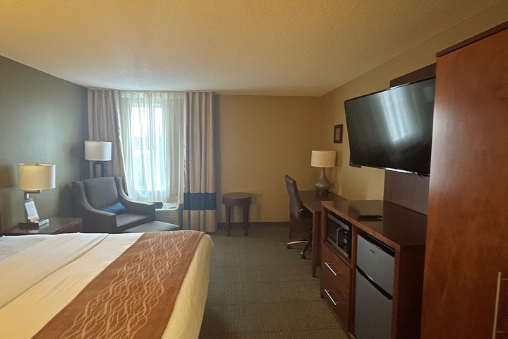 Room 33 of 46