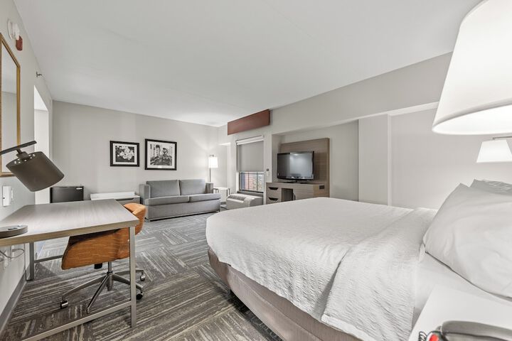 Hampton Inn & Suites Knoxville-Downtown