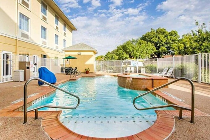 Pool 5 of 37