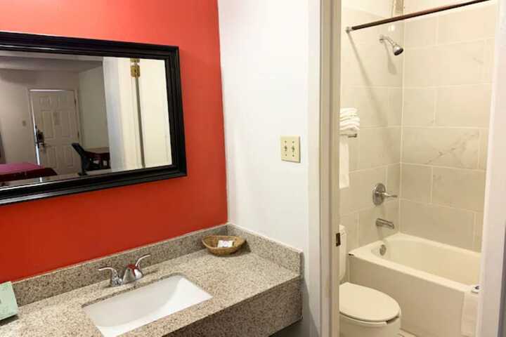 Rodeway Inn & Suites Jefferson